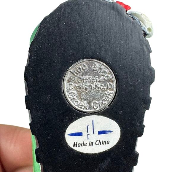 Willow Hall Shoo Shoo Figurine Croak Croak Frog with Hat & Bow Tie Design No. 10 - Picture 7 of 7